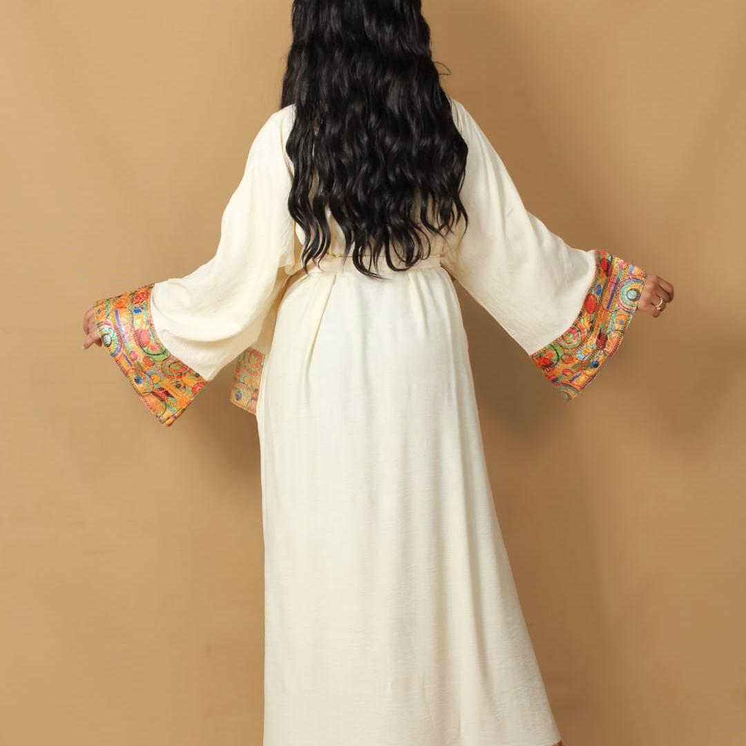 كاب قصير مطرّز من قماش CY – فري سايز وألوان متعددة | Short Embroidered CY Fabric Cape – Free Size & Multi Colors