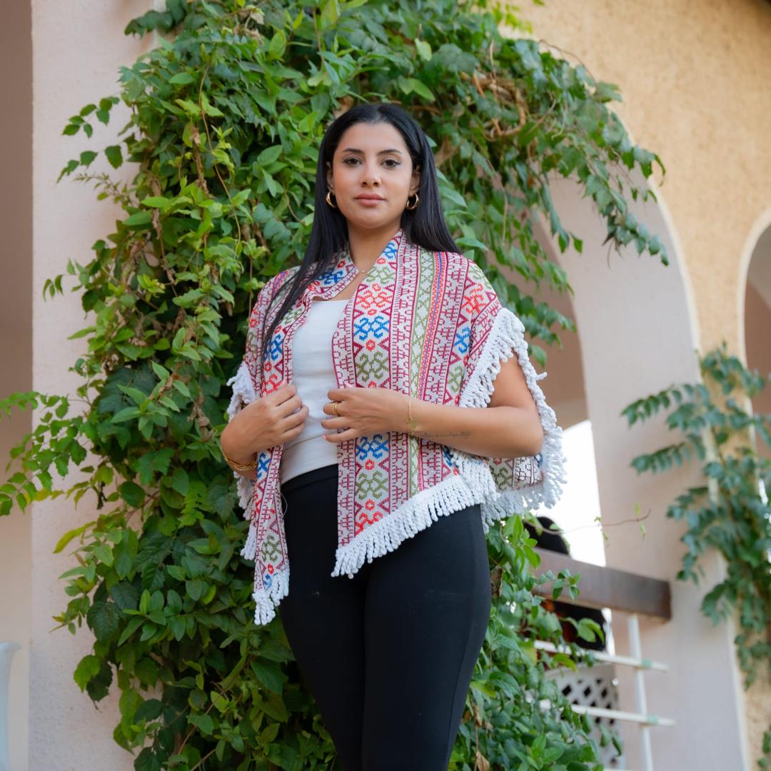 كاب طُلس مطرّز طويل وقصير | تصميم تراثي حرّ وأنيق Embroidered Tulus Cape – Long & Short | Bold Heritage Elegance