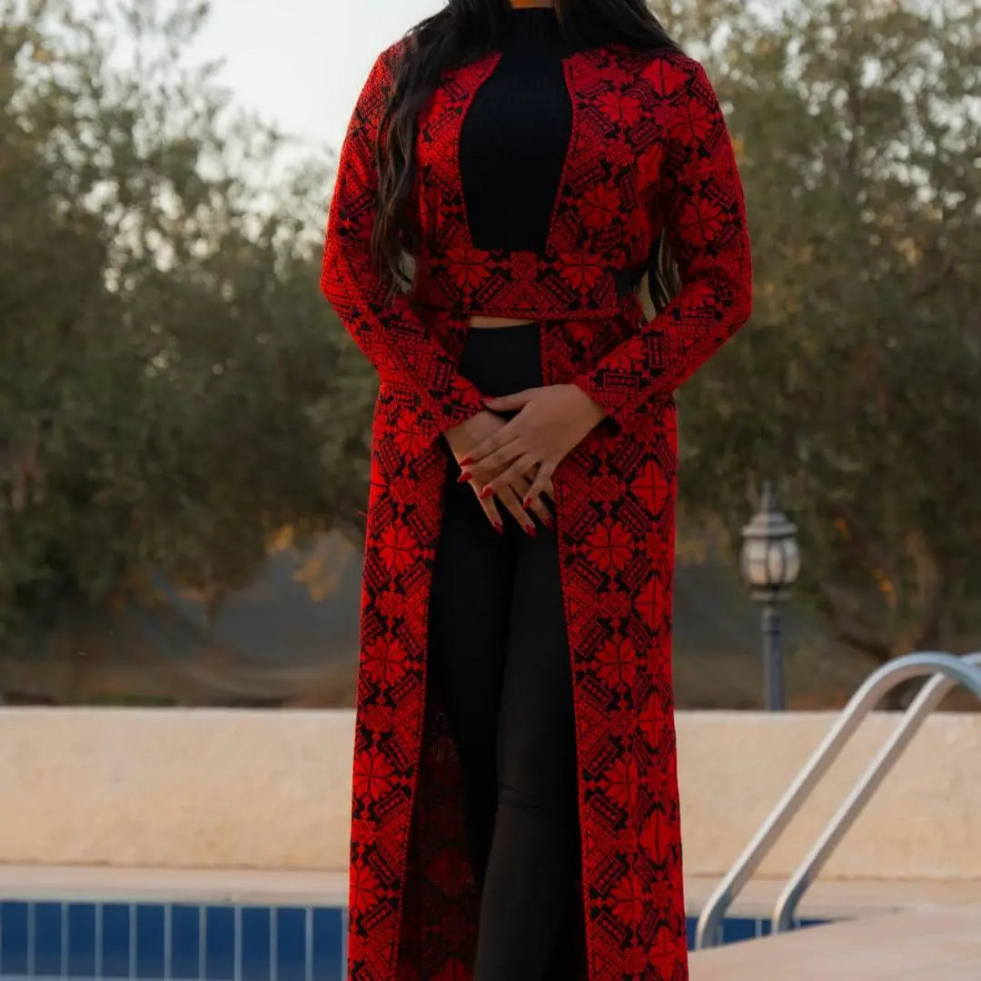كاب مطرّز مفتوح فري سايز | Open Embroidered Cape – Free Size